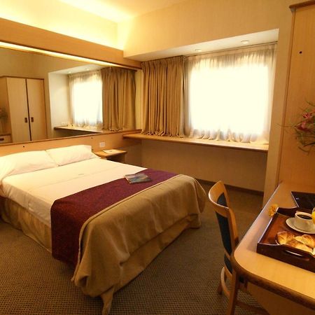 בואנוס איירס Hotel Aeroparque Inn & Suites מראה חיצוני תמונה
