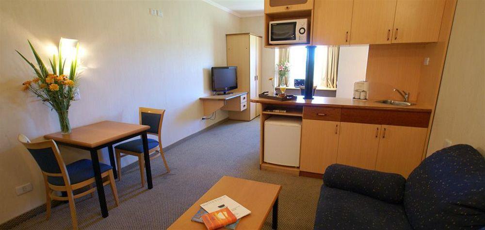 בואנוס איירס Hotel Aeroparque Inn & Suites מראה חיצוני תמונה