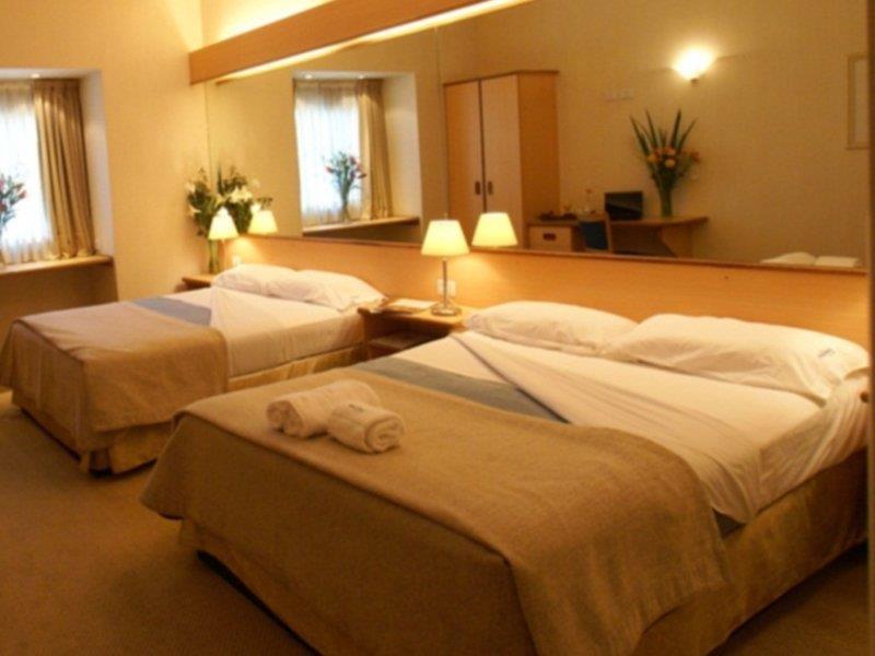 בואנוס איירס Hotel Aeroparque Inn & Suites מראה חיצוני תמונה
