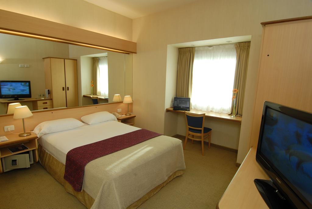 בואנוס איירס Hotel Aeroparque Inn & Suites מראה חיצוני תמונה