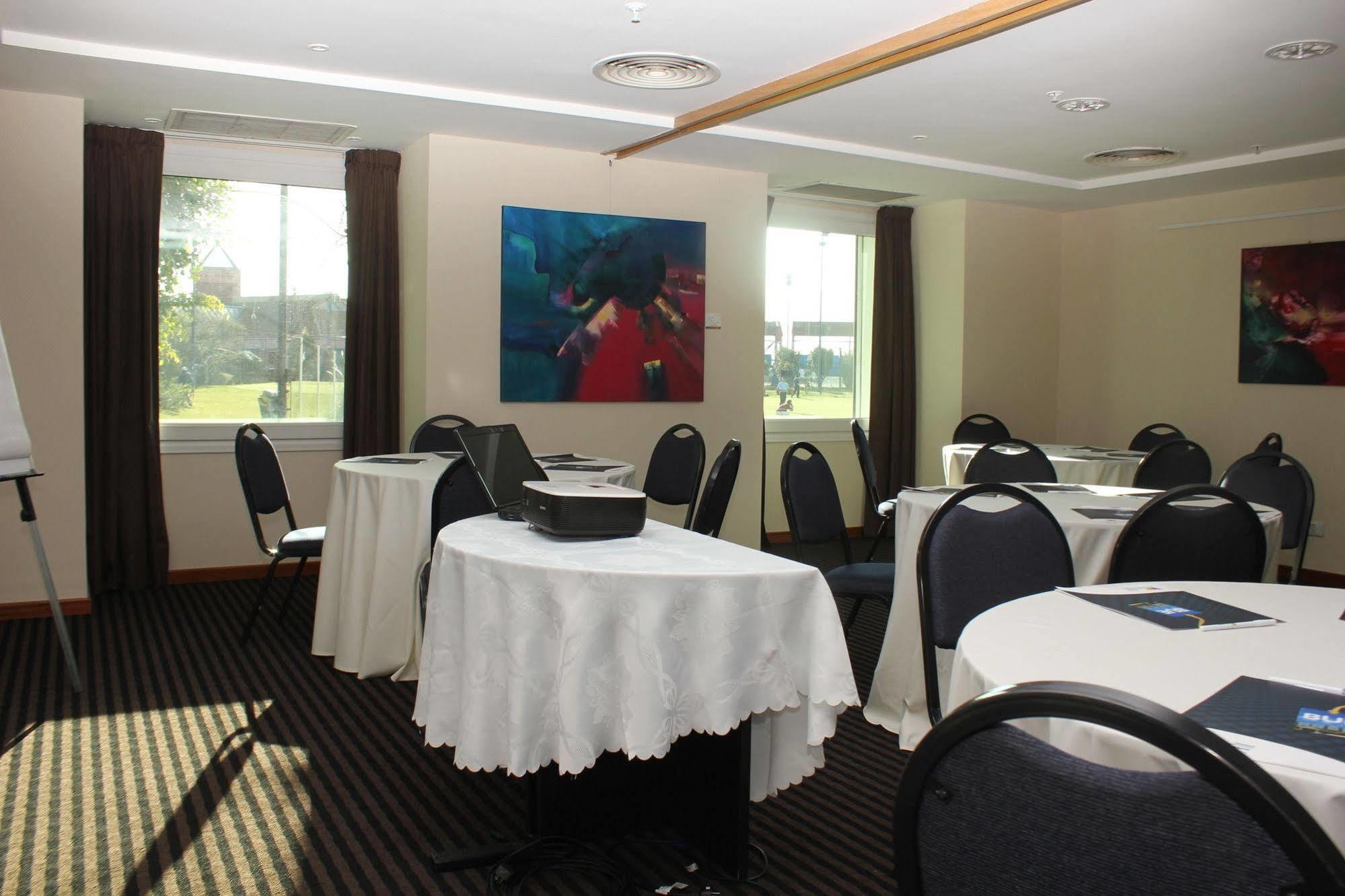 בואנוס איירס Hotel Aeroparque Inn & Suites מראה חיצוני תמונה