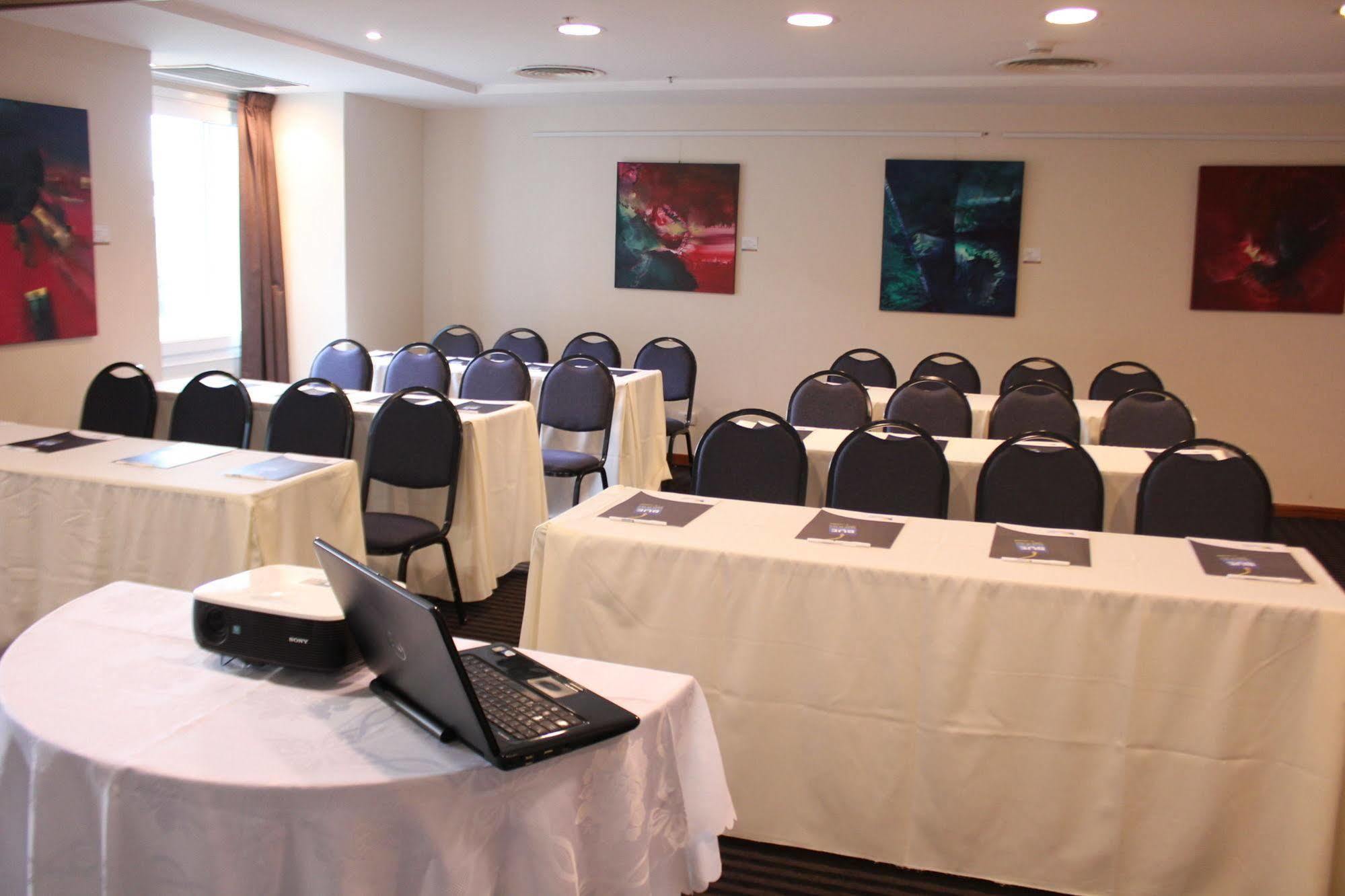 בואנוס איירס Hotel Aeroparque Inn & Suites מראה חיצוני תמונה