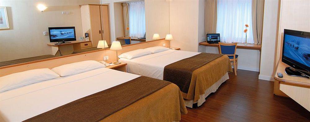 בואנוס איירס Hotel Aeroparque Inn & Suites מראה חיצוני תמונה