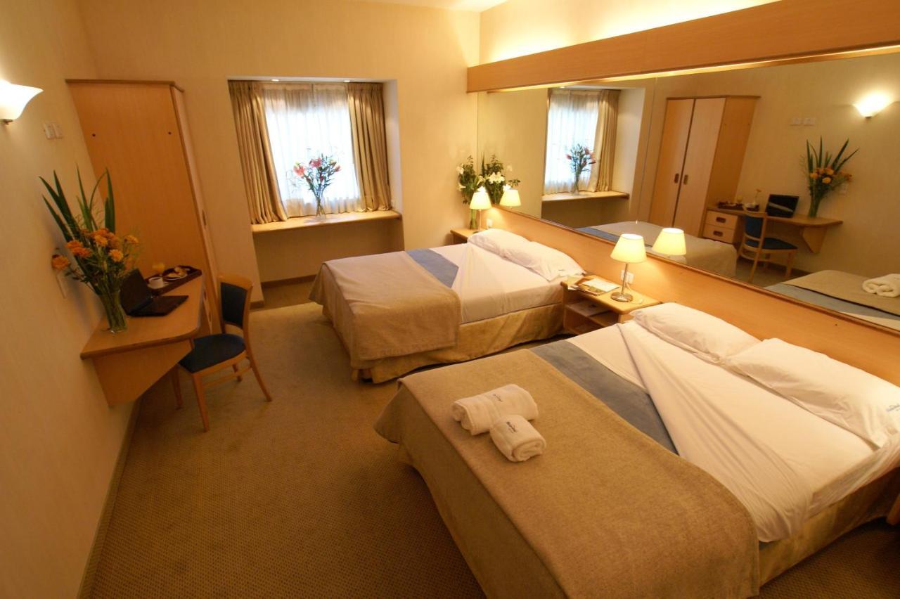בואנוס איירס Hotel Aeroparque Inn & Suites מראה חיצוני תמונה