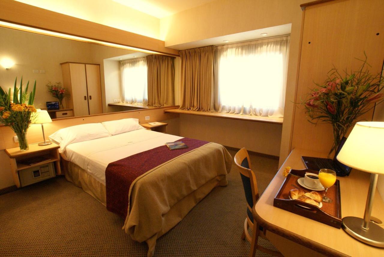 בואנוס איירס Hotel Aeroparque Inn & Suites מראה חיצוני תמונה