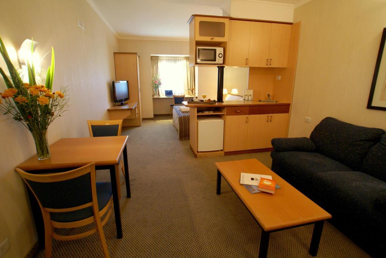 בואנוס איירס Hotel Aeroparque Inn & Suites מראה חיצוני תמונה